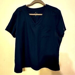 Med Couture Women’s Scrub Top. 1 Pocket. Navy Blue.